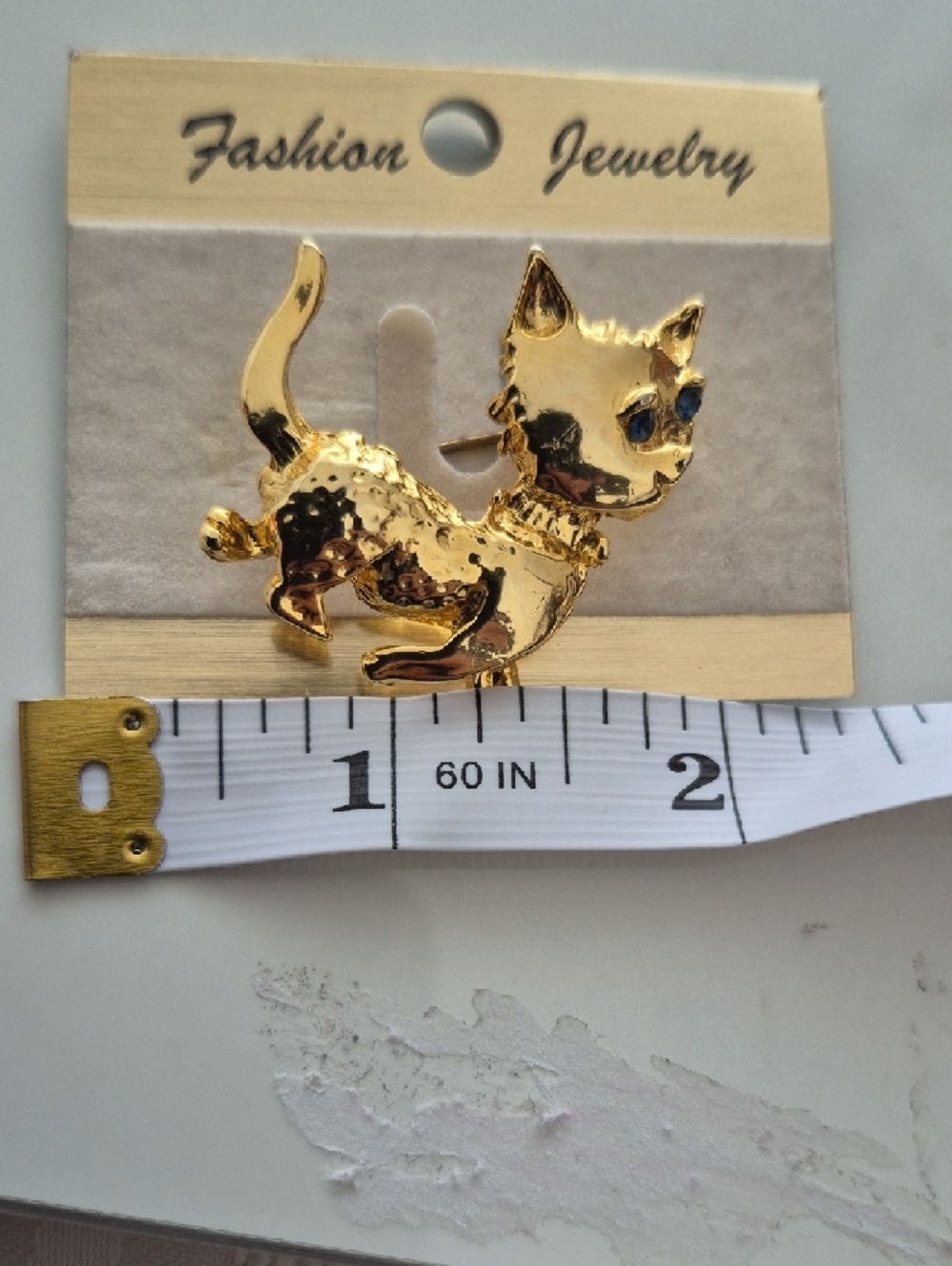 Fashion Jewelry Vintage Gold Cat Brooch with Blue Eyes - Picture 9 of 16